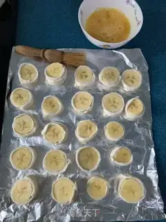 Make Banana omelet step 1
