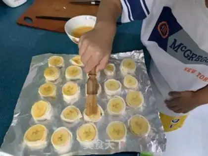 Make Banana omelet step 2
