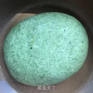 Make Garlic spinach noodles step 1