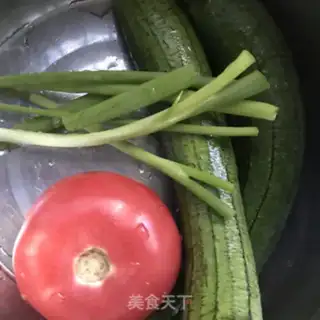 Make Smelt and eggplant soup step 0