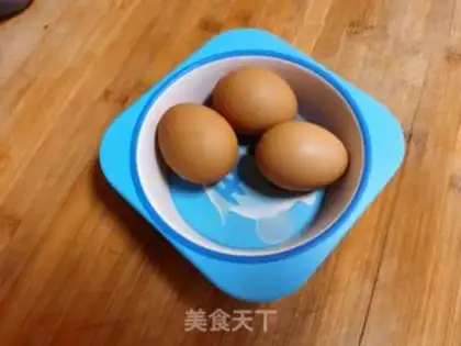 Make Invincible egg fried rice step 2