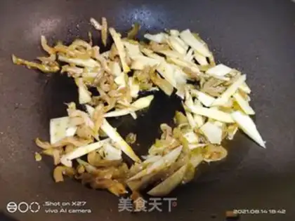 Make Squeeze and make some dried fish step 1