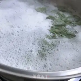Make Garlic spinach noodles step 7