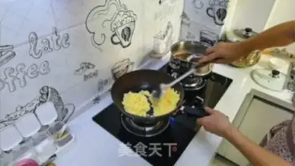 Make Invincible egg fried rice step 9