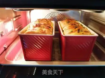 Make Meat pine sesame onion toast step 13