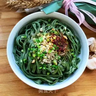 Make Garlic spinach noodles step 10