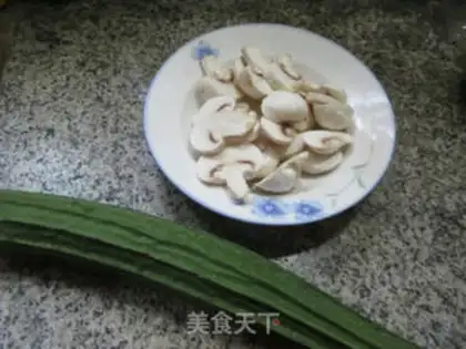 Make Mushrooms and rollers step 0