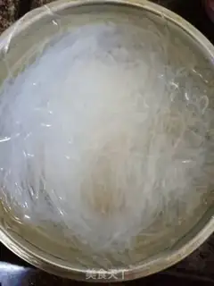 Make A garlic fan step 0