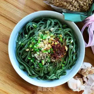 Make Garlic spinach noodles step 11