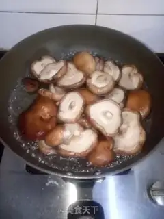 Make Chicken mushroom pie step 3