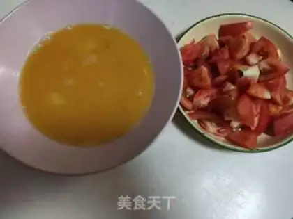Make Homemade tomato fried eggs step 0