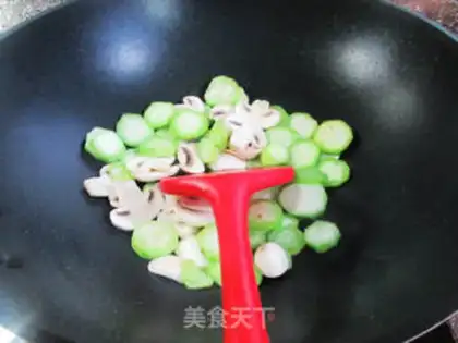 Make Mushrooms and rollers step 5