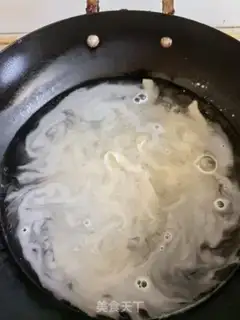 Make Pyramid fatty noodles step 0