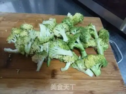 Make Sausage and broccoli step 1