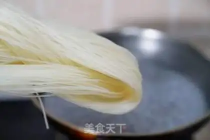 Make Fresh beef rice powder step 1