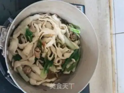 Make Pyramid fatty noodles step 4