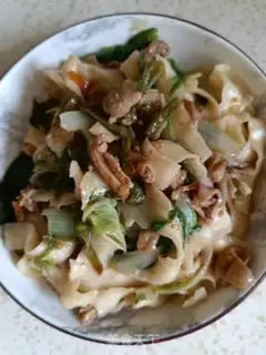 Make Pyramid fatty noodles step 5