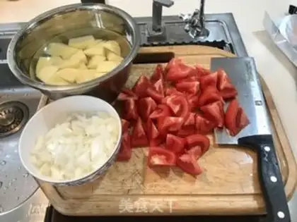 Make Tomato-cooked oxbones step 0