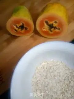 Make Woodmelon oatmeal step 0