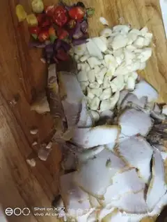 Make Five flowers with red potatoes step 0