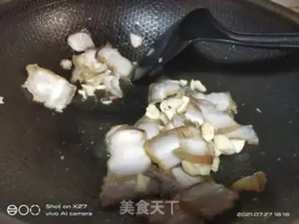 Make Five flowers with red potatoes step 2