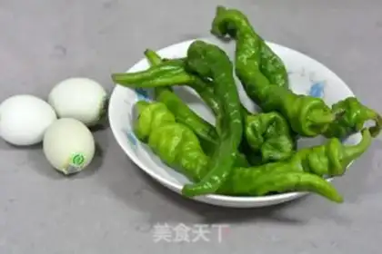 Make Eggs and peppers step 0