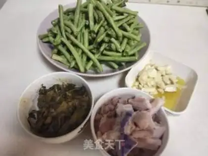 Make Soybeans fried meat step 0