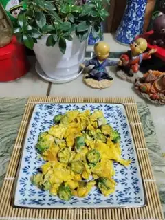 Make Autumn fried eggs step 13