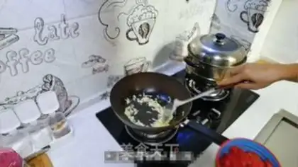 Make Tomato eggs, cat ears step 8