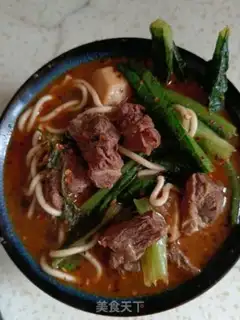 Make Red soy beef noodles step 4