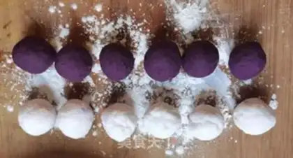 Make Spicy potato crystal cake step 4
