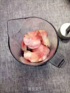Make Peach and dragon juice step 1