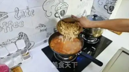 Make Tomato eggs, cat ears step 13