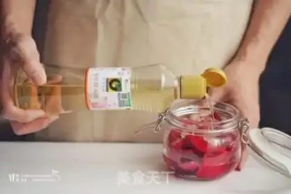 Make Romantic rose cocktail organic vinegar step 2