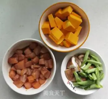 Make Pumpkin chicken and beans and quinoa step 2