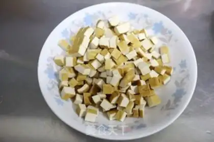 Make The meat, the garlic, the tofu step 1