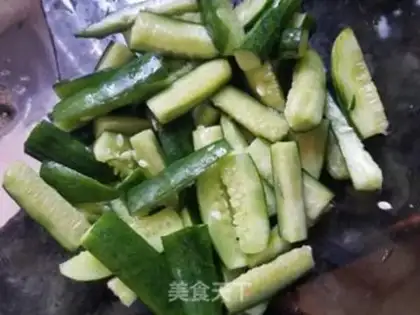 Make The cucumbers plattered the sea with tacos step 3