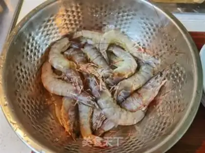 Make Tomato shrimp step 0