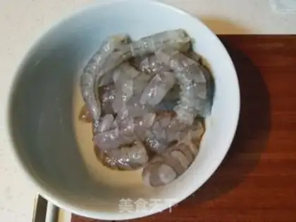 Make Tomato shrimp step 1