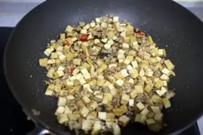 Make The meat, the garlic, the tofu step 4