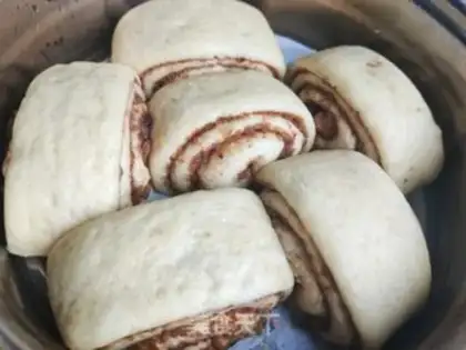Make Red sugar walnut rolls step 18