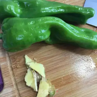 Make The eggs and the chicken legs step 3