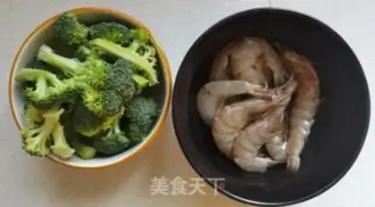 Make Shrimp fried broccoli step 0