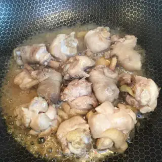 Make Shrimp fried broccoli step 1