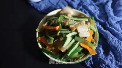 Make Five flowers, cucumber step 6