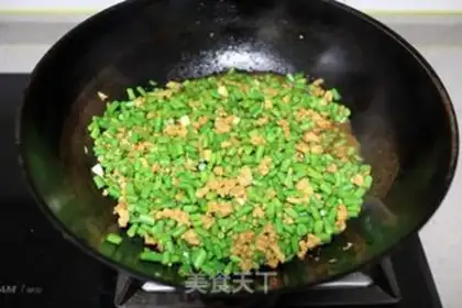 Make The meat and the beans and the noodles step 8