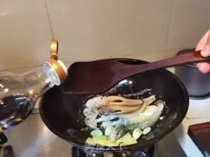 Make Soy sauce and catfish step 4