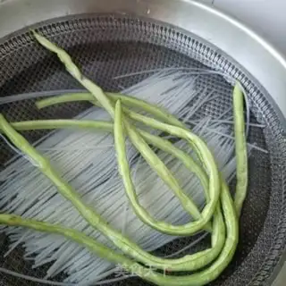 Make Potato bean horn soup step 2