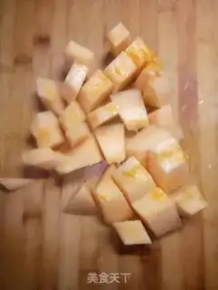 Make 100% melon juice step 1
