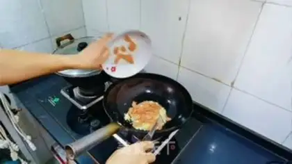 Make Egg and ham and crackers step 9